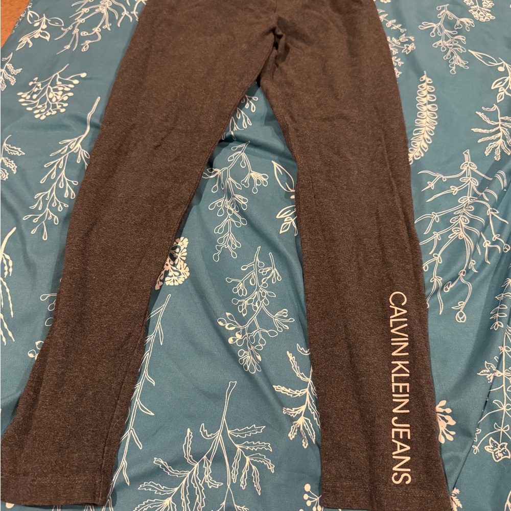6 FOR $10 Girls Calvin Klein size 14/16 leggings
